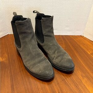 Thursday Boots Women’s Cavalier Chelsea Grey Suede (size 9)